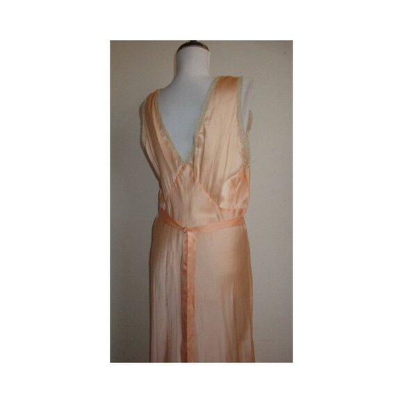 Vintage 1930s Arnold Constable Embroidered Peach Silk Nightgown Art Deco Size 40 - Picture 5 of 11